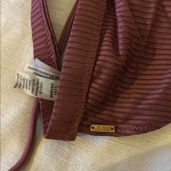 Stylish Ribbed Bikini Top - Picture 4 of 4